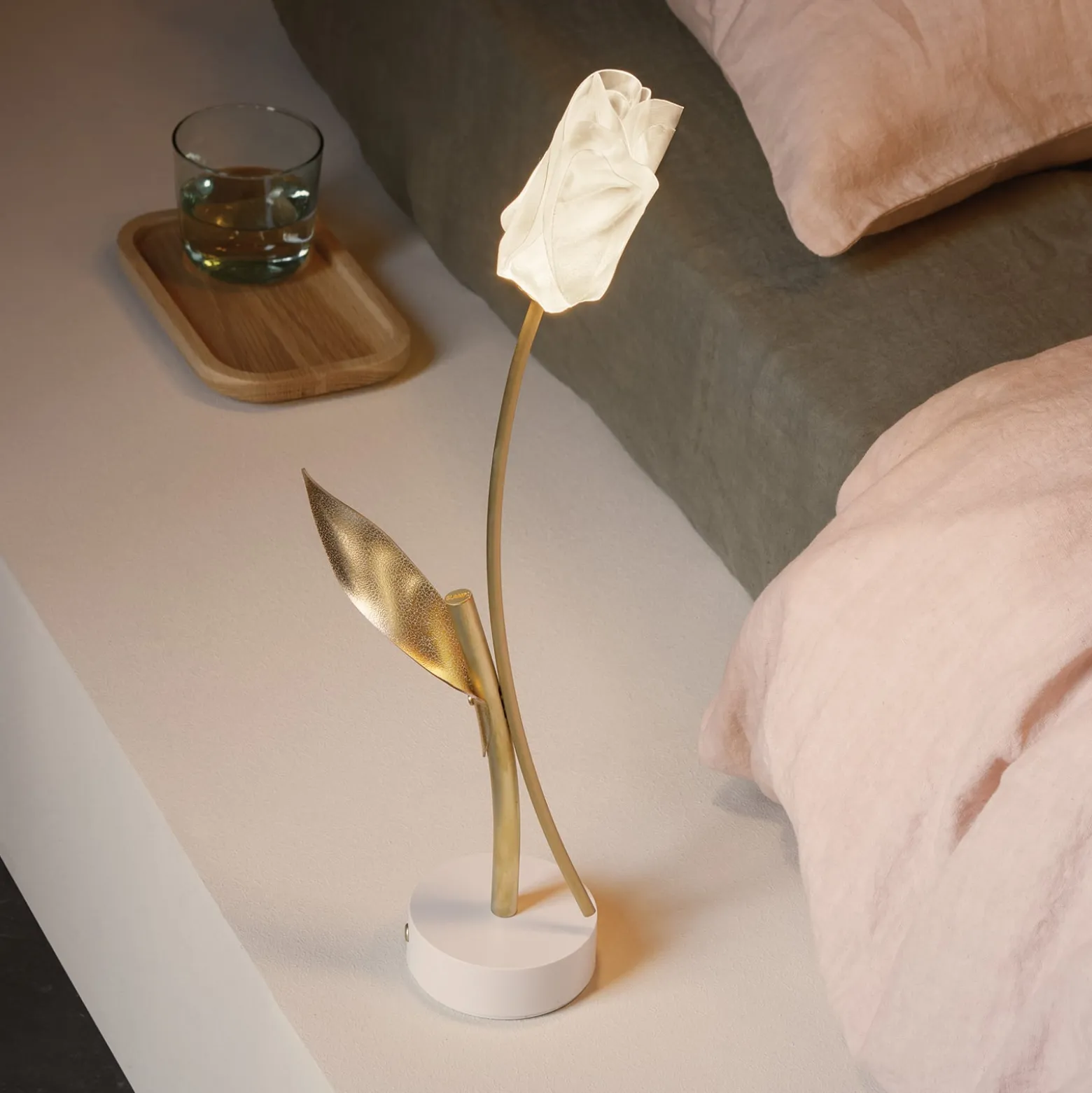 Slamp LED-Akku-Tischlampe Tulip, Fuß weiß