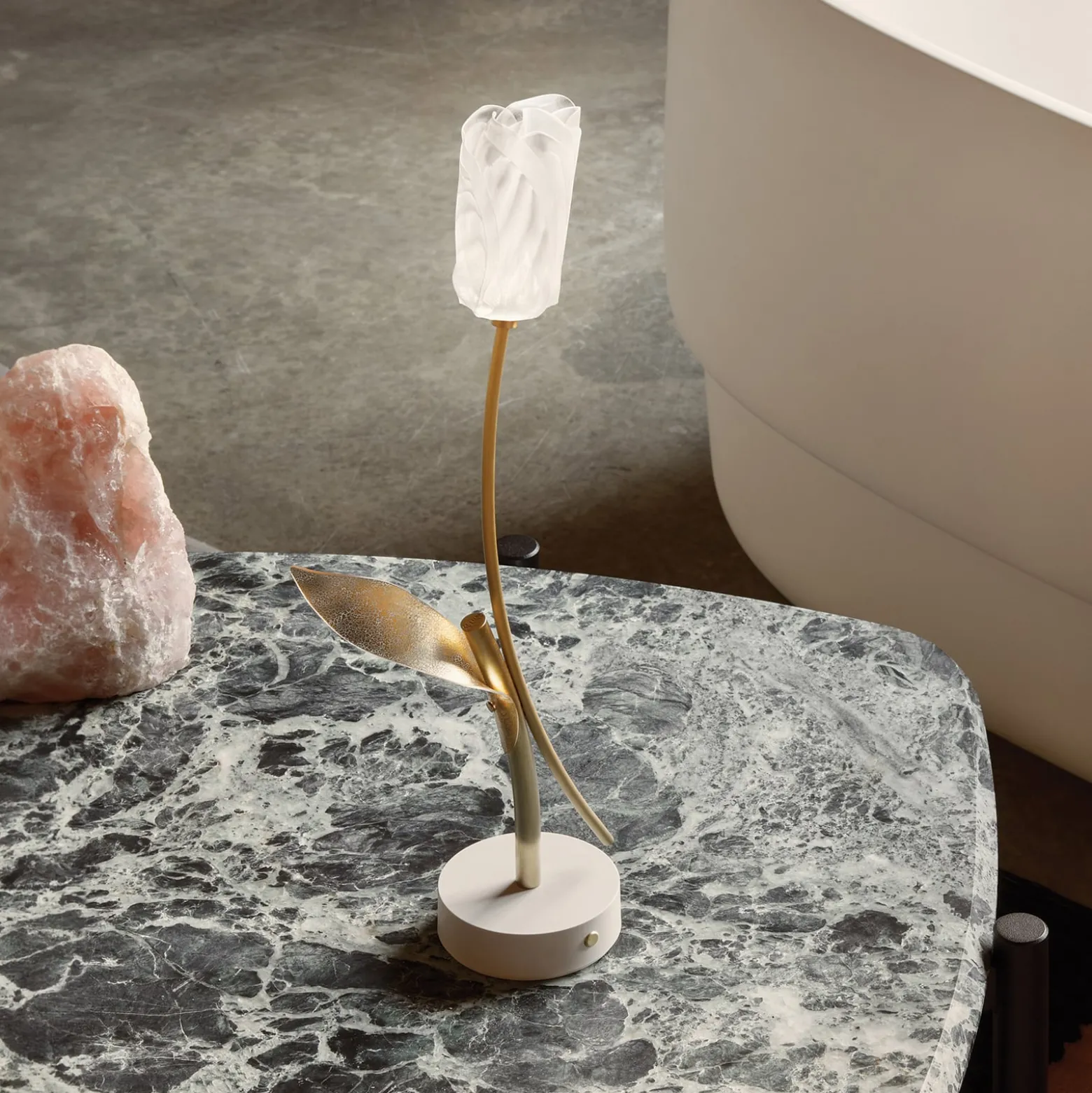 Slamp LED-Akku-Tischlampe Tulip, Fuß weiß