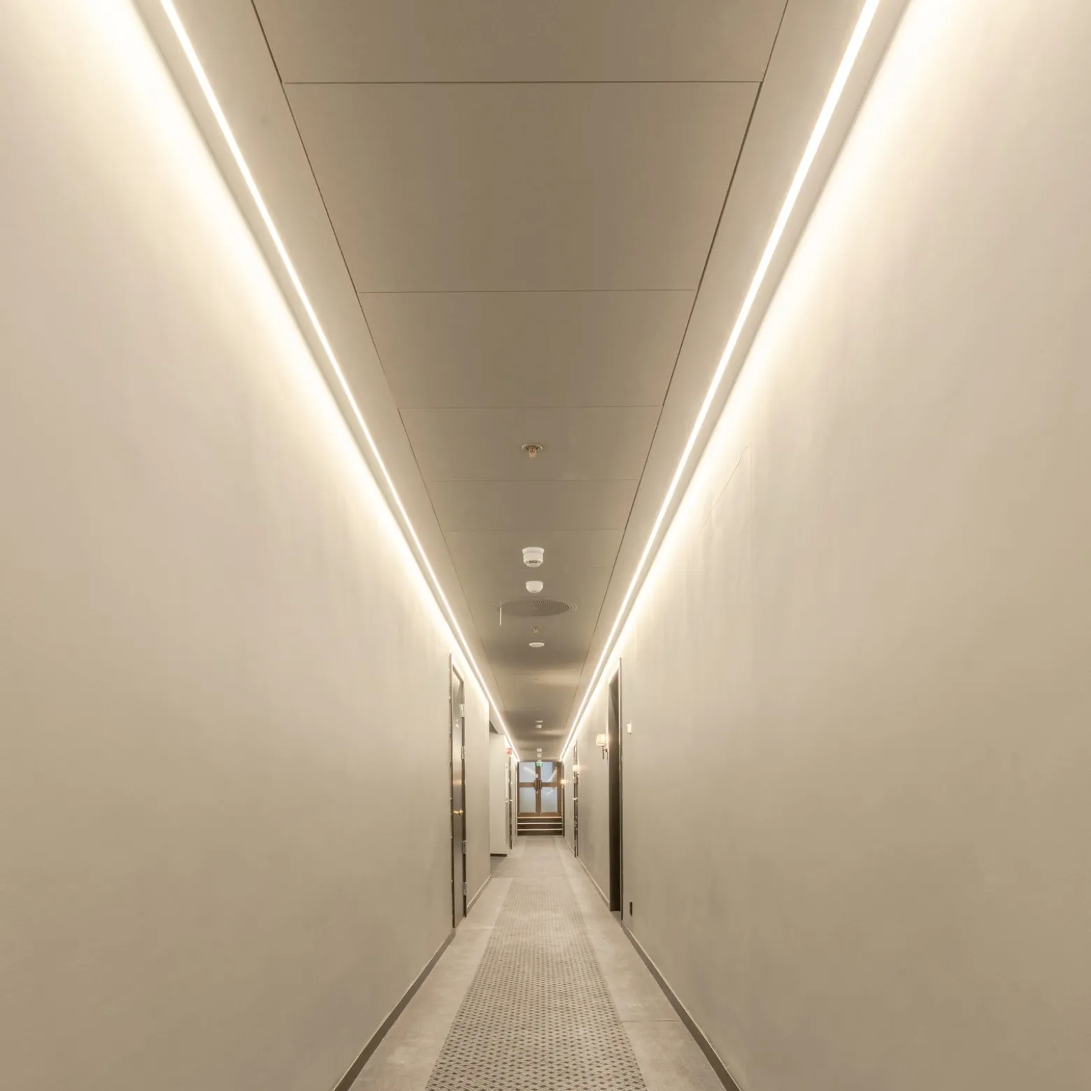 SLC LED-Strip Ultra Long iCC IP20 30m 240W 3.000K