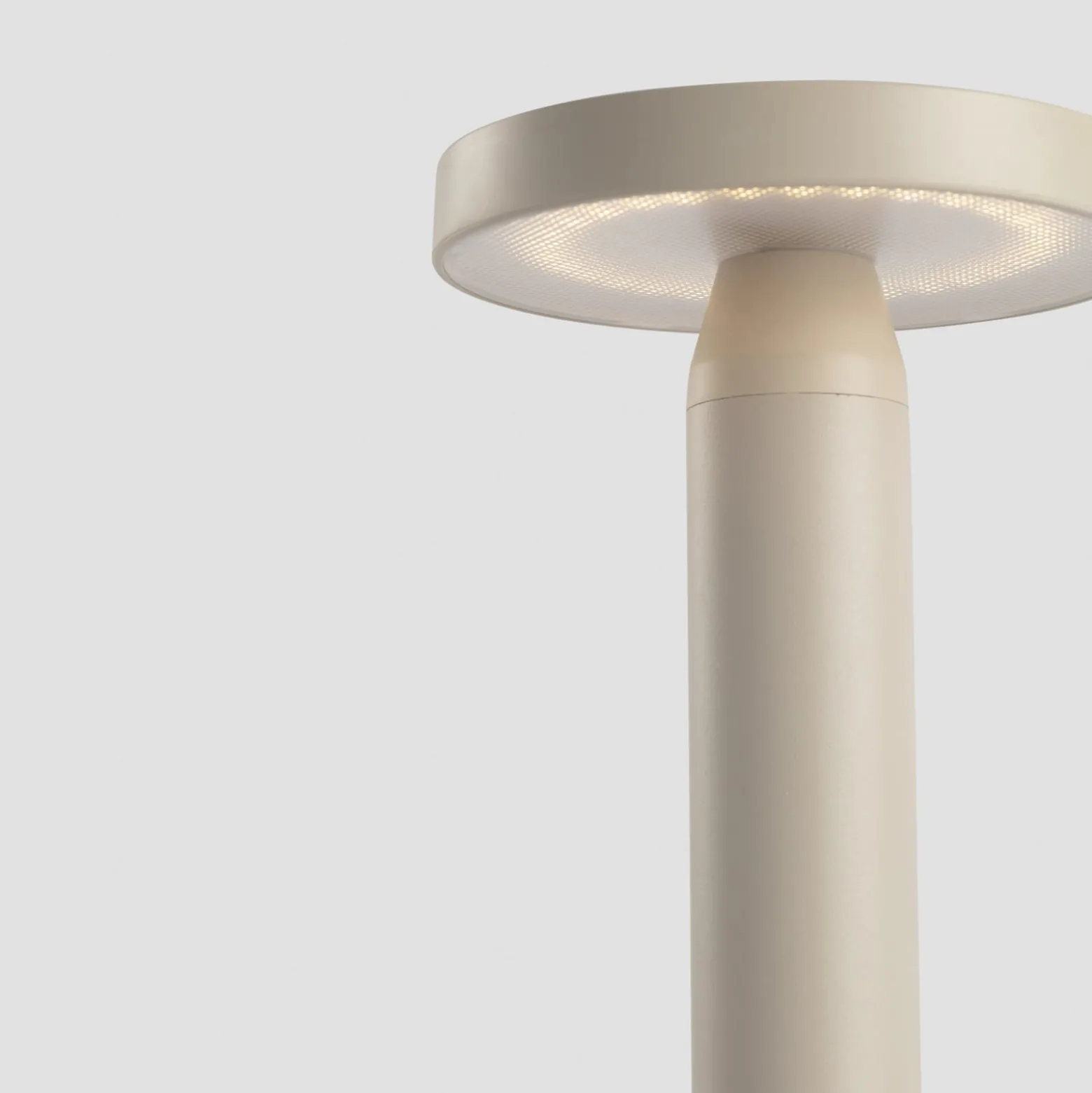 Solar-LED-Tischleuchte Cairo, beige, Kunststoff, IP44, 21 cm