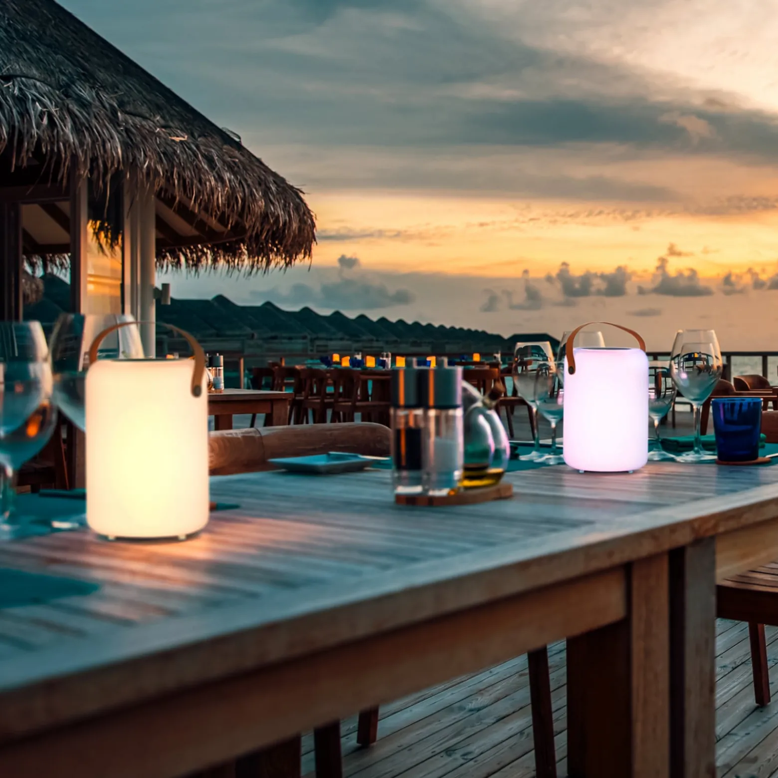Solar-LED-Tischleuchte Orno, warmweiß und RGB