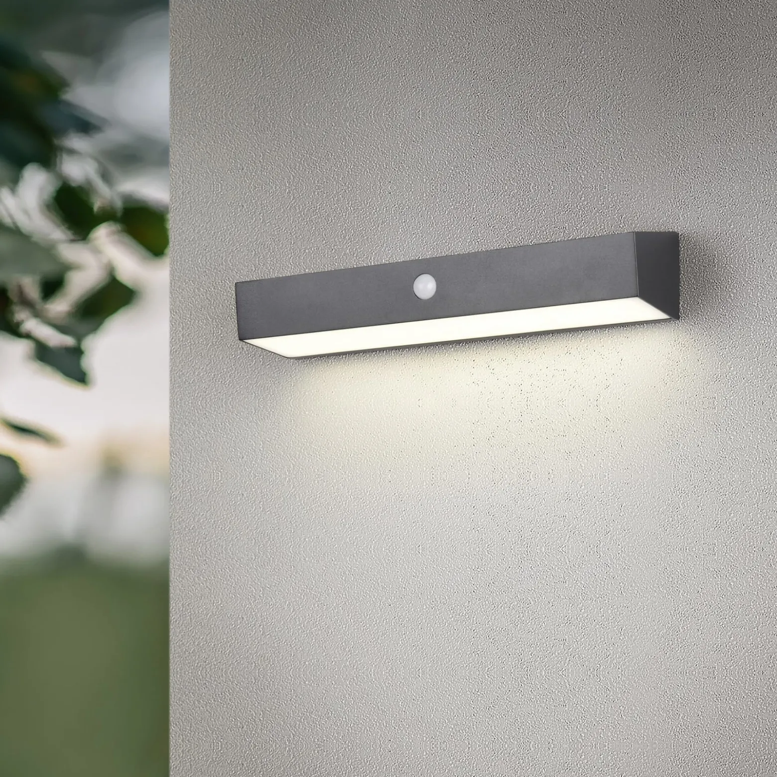 Solar-Wandleuchte Silves, schwarz, Sensor, IP44