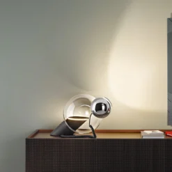 Stilnovo Gravita LED-Tischlampe mit 2 Lichtquellen