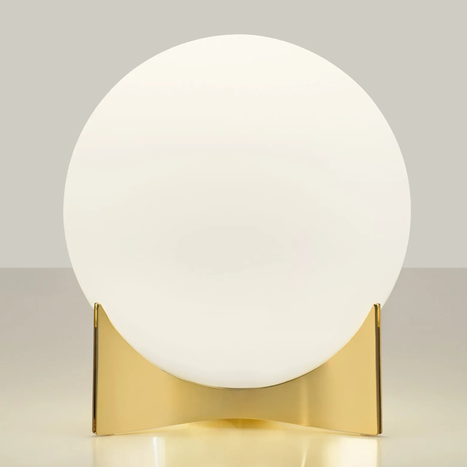 Terzani Tischleuchte Oscar, goldfarben, Ø 20 cm, Opalglas