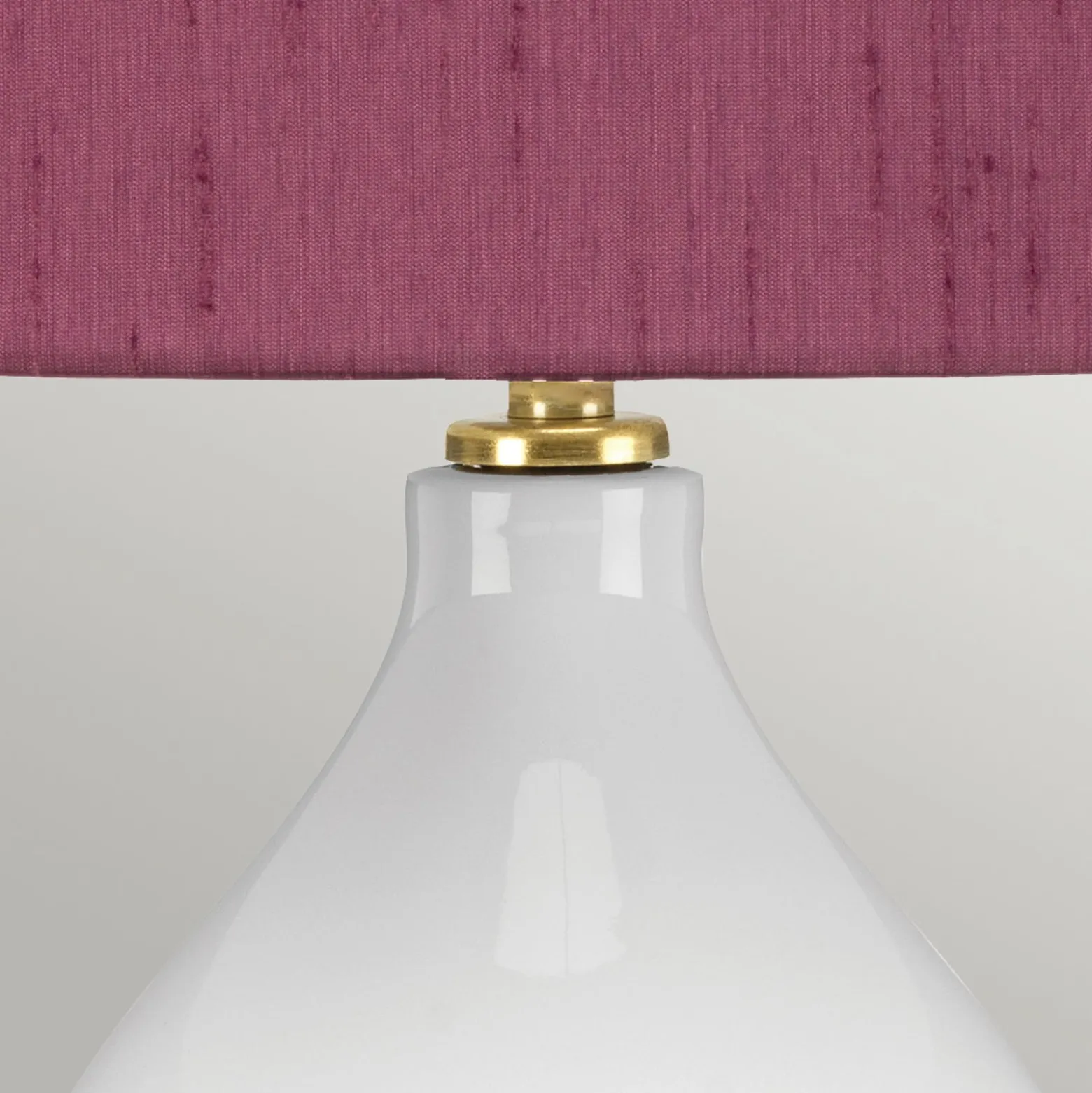 Textil-Tischlampe Isla messing antik/purpur