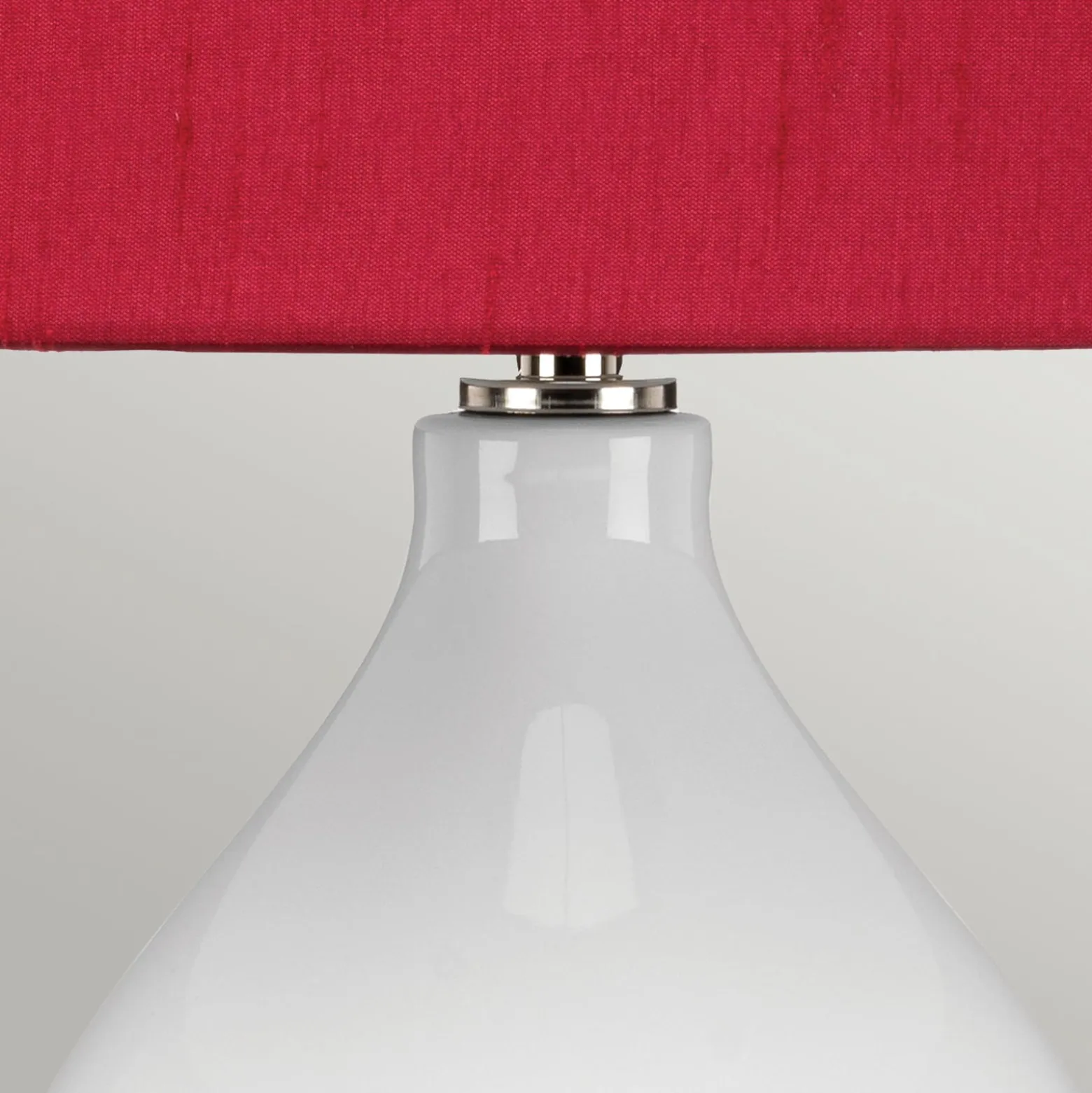 Textil-Tischlampe Isla nickel poliert/rot