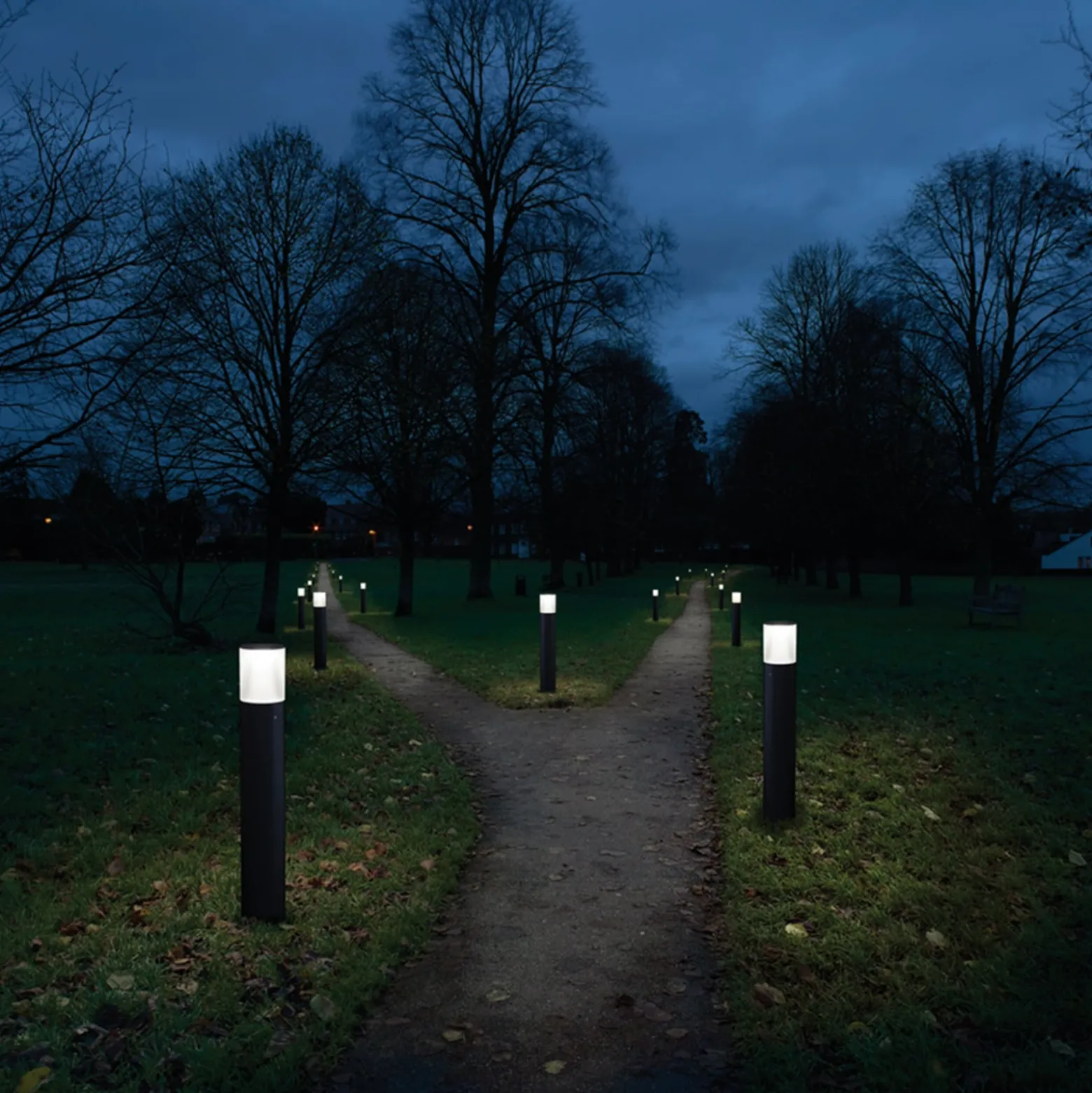 Thorn D-CO LED-Wegeleuchte, 3.000 K, grau, 70 cm