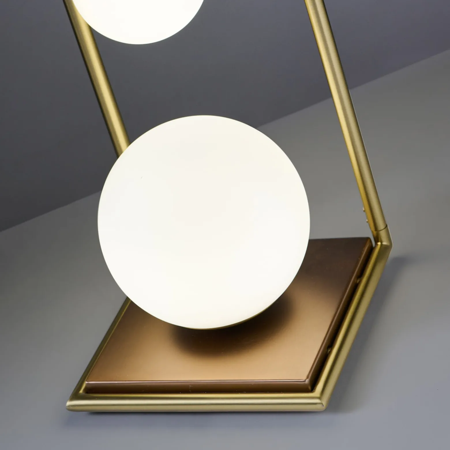 Tischlampe Buble gold Opalglas 4-flammig Dimmer