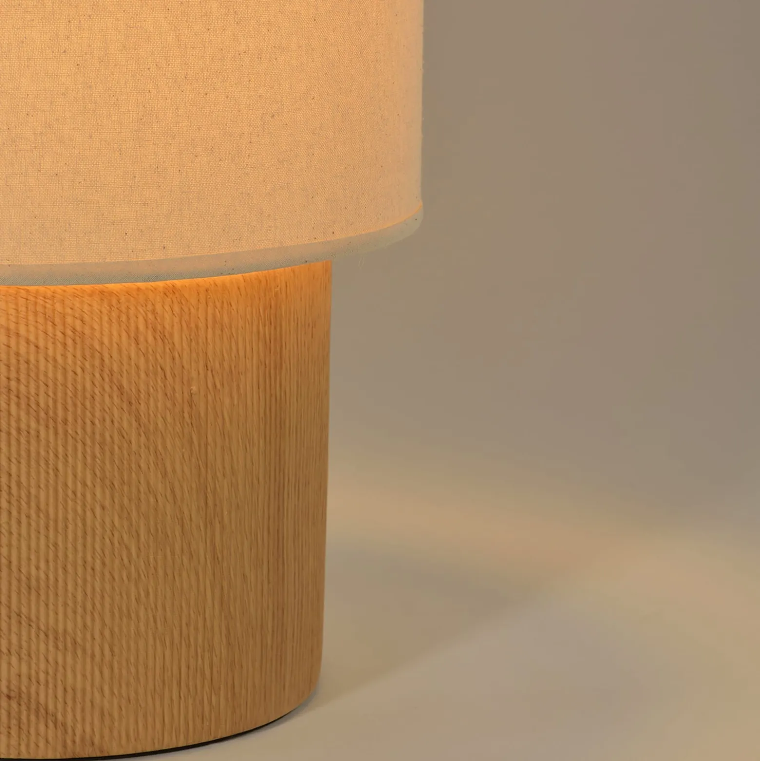 Tischlampe Rhodes, holz hell/beige, 51 cm, Leinen/Keramik