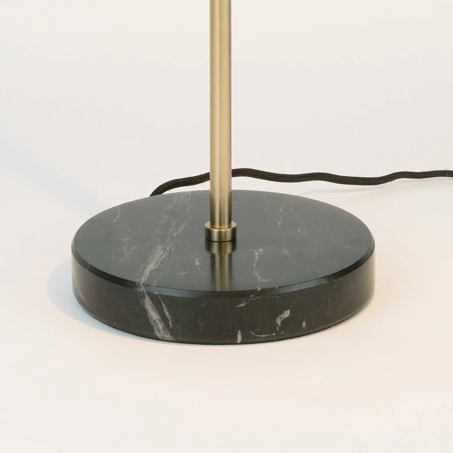 Tischleuchte Oktavia, schwarz/goldfarben, Höhe 58 cm, Marmor