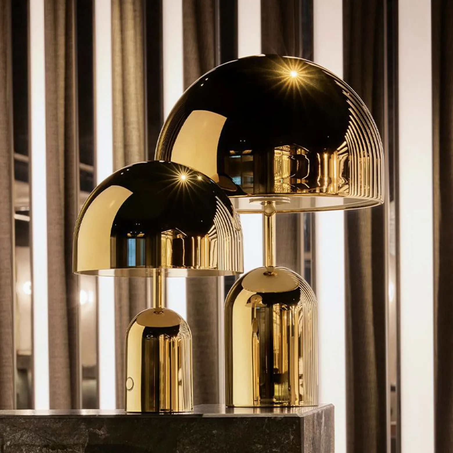 Tom Dixon Akku-Tischlampe BELL PORTABLE, gold, 28 cm IP44