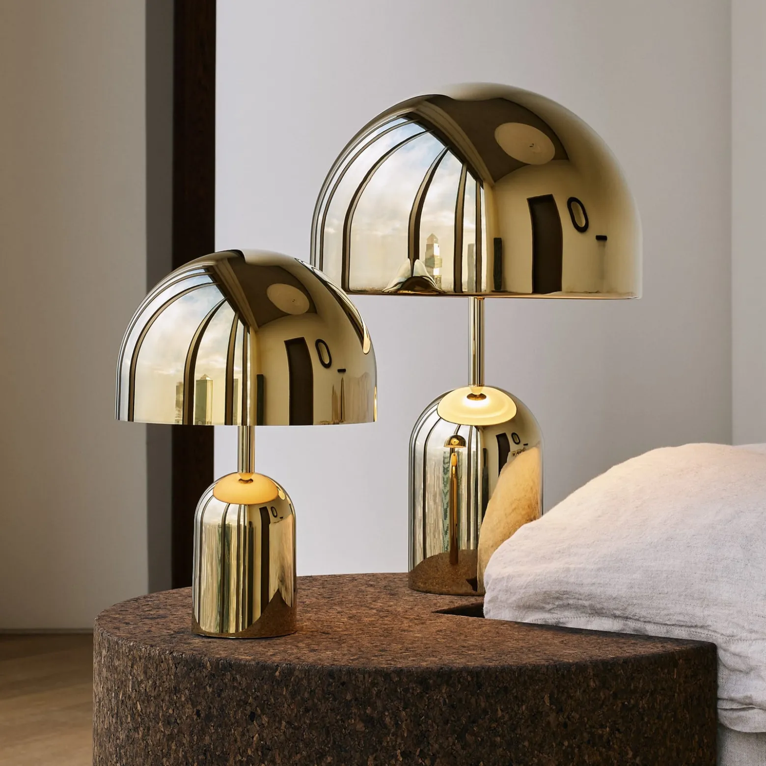 Tom Dixon Akku-Tischlampe BELL PORTABLE, gold, 28 cm IP44