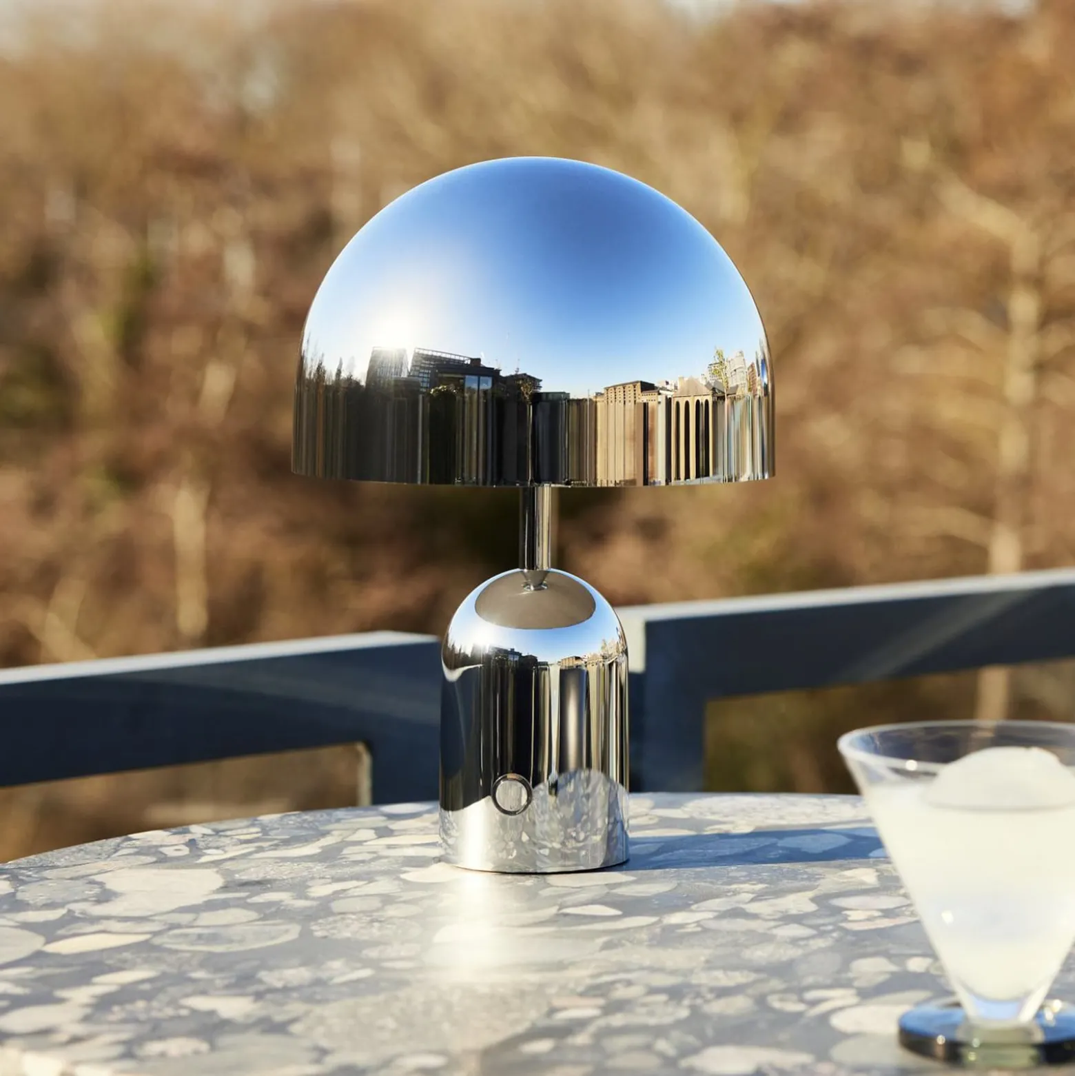 Tom Dixon Akku-Tischlampe BELL PORTABLE, silber, 28 cm IP44
