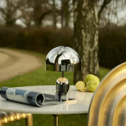 Tom Dixon Akku-Tischlampe BELL PORTABLE, silber, 28 cm IP44