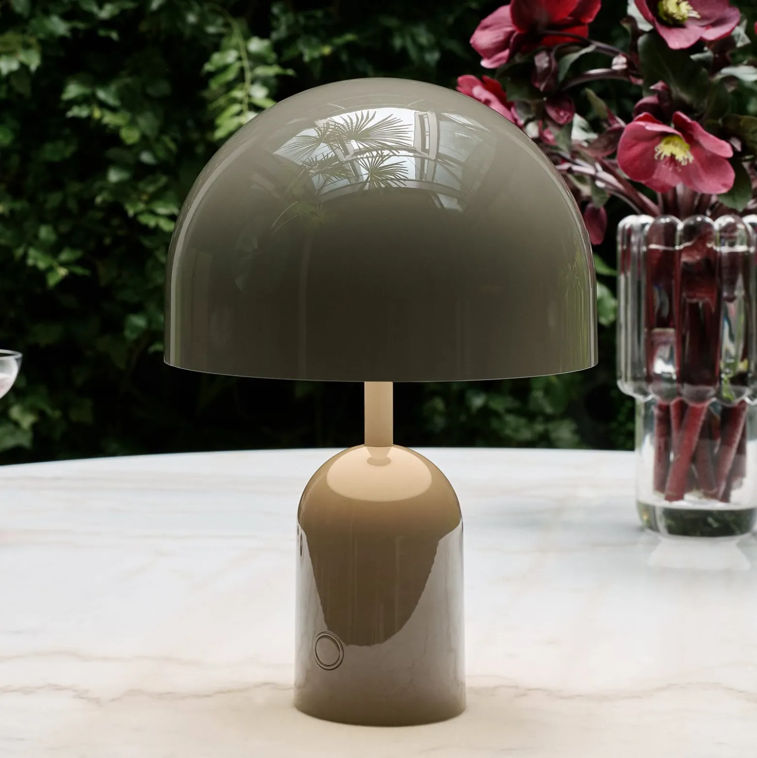 Tom Dixon Akku-Tischlampe BELL PORTABLE, taupe, 28 cm IP44