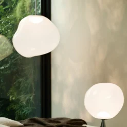 Tom Dixon LED-Hängelampe Melt, Ø 28 cm, opal/goldfarben