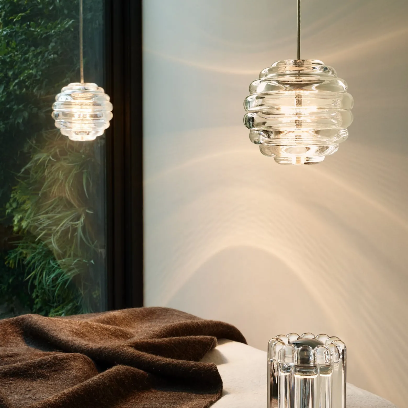 Tom Dixon LED-Hängelampe Press Sphere, klar, Ø 14 cm, 927