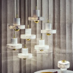 Tom Dixon LED-Hängelampe Stone, weiß, Ø 18 cm, Marmor