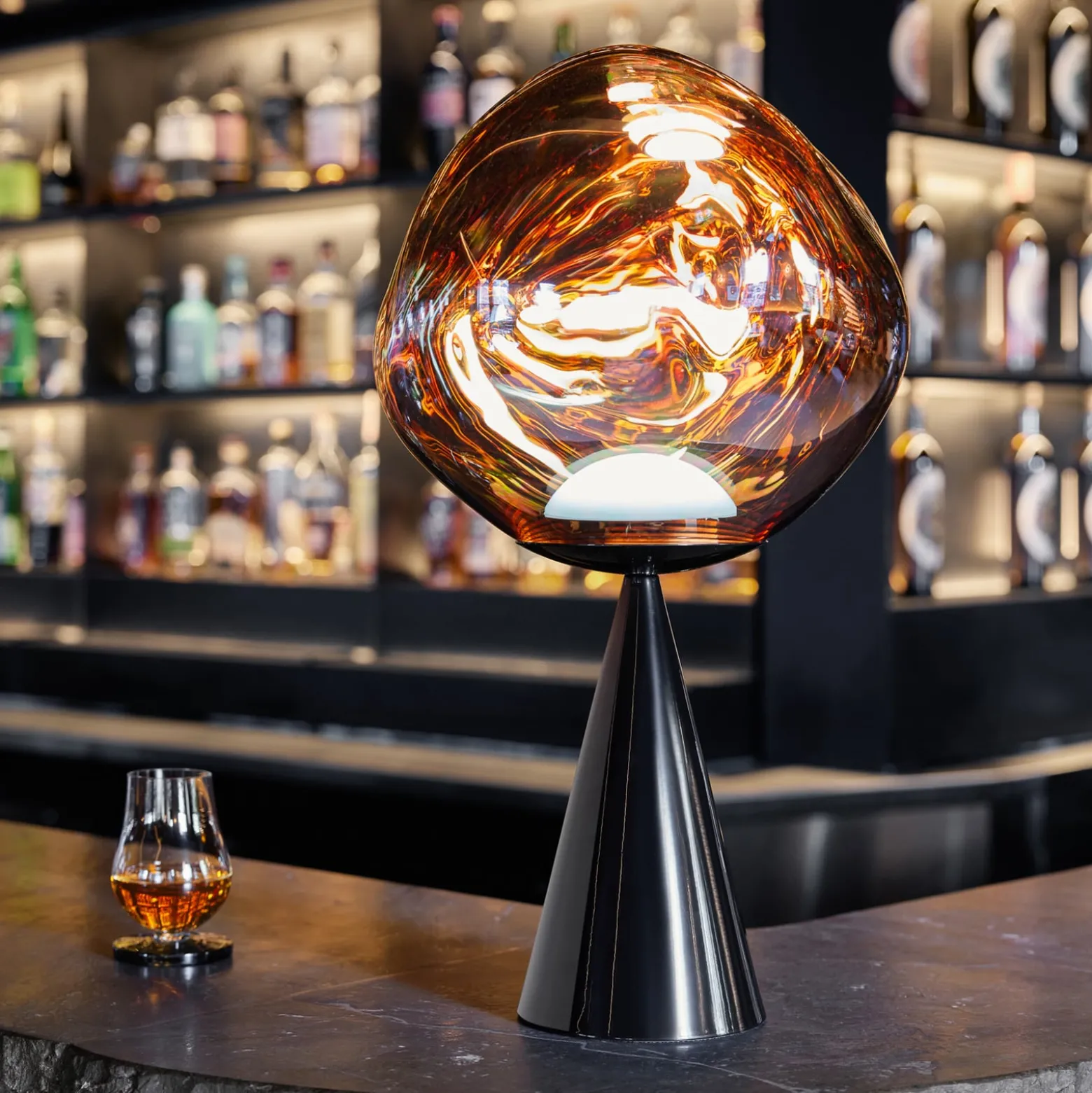 Tom Dixon LED-Tischlampe Melt Cone Fat, kupfer/schwarz, 47cm