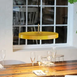 UMAGE LED-Hängelampe Asteria Mini safrangelb/messing Ø 31 cm
