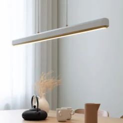UMAGE LED-Hängelampe Hazel Branch, weiß/messing, 100 cm