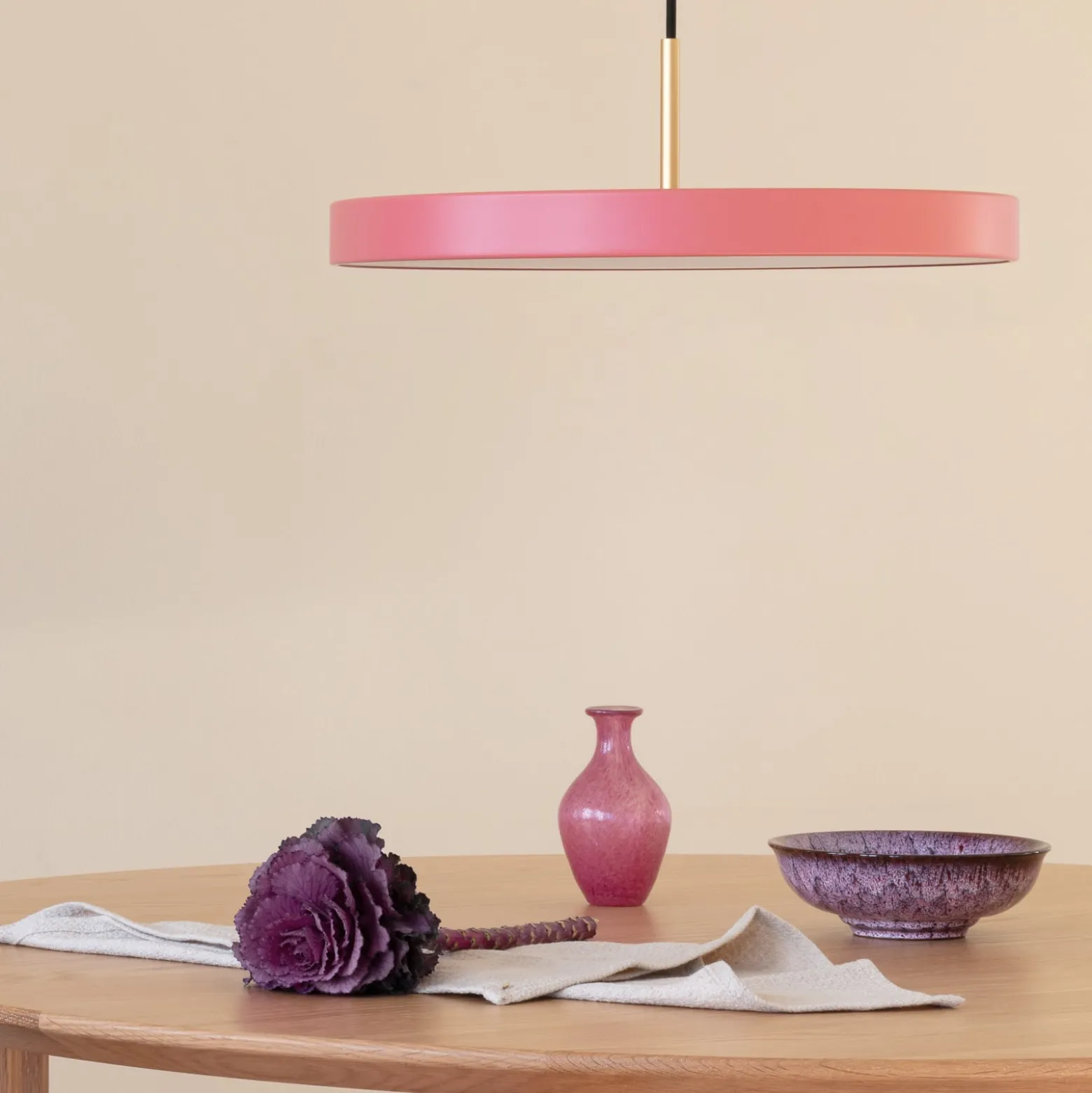 UMAGE LED-Hängeleuchte Asteria Medium, rosé/messing, Ø 43 cm