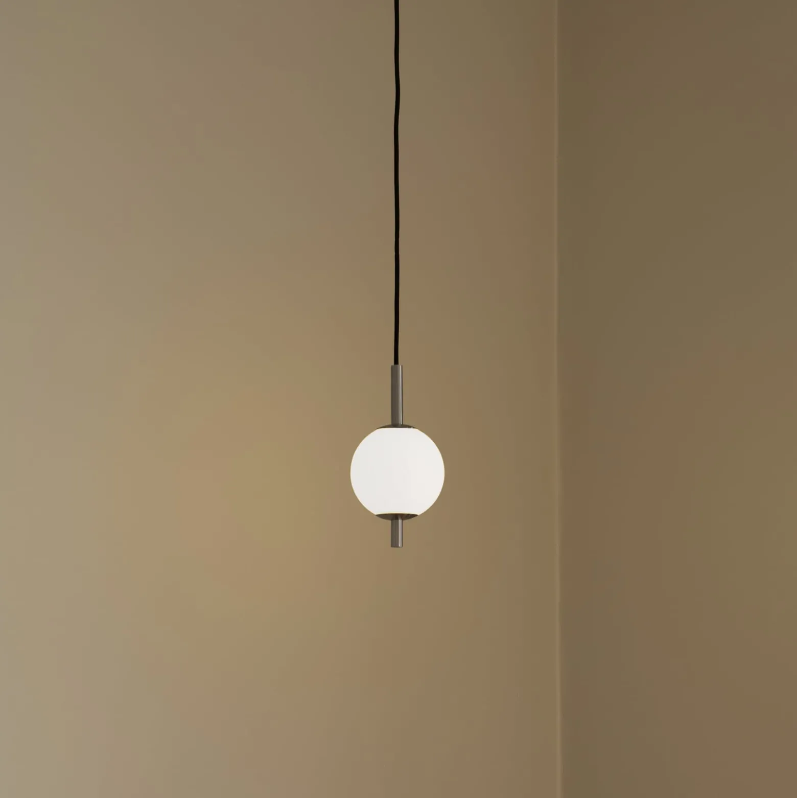 UMAGE LED-Hängeleuchte Audrey, stahlfarben, 1-flg., Ø 12 cm