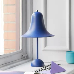VERPAN Pantop Tischlampe blau matt