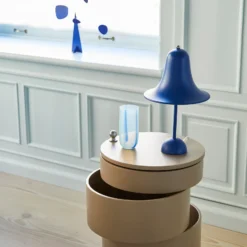 VERPAN Pantop Tischlampe blau matt