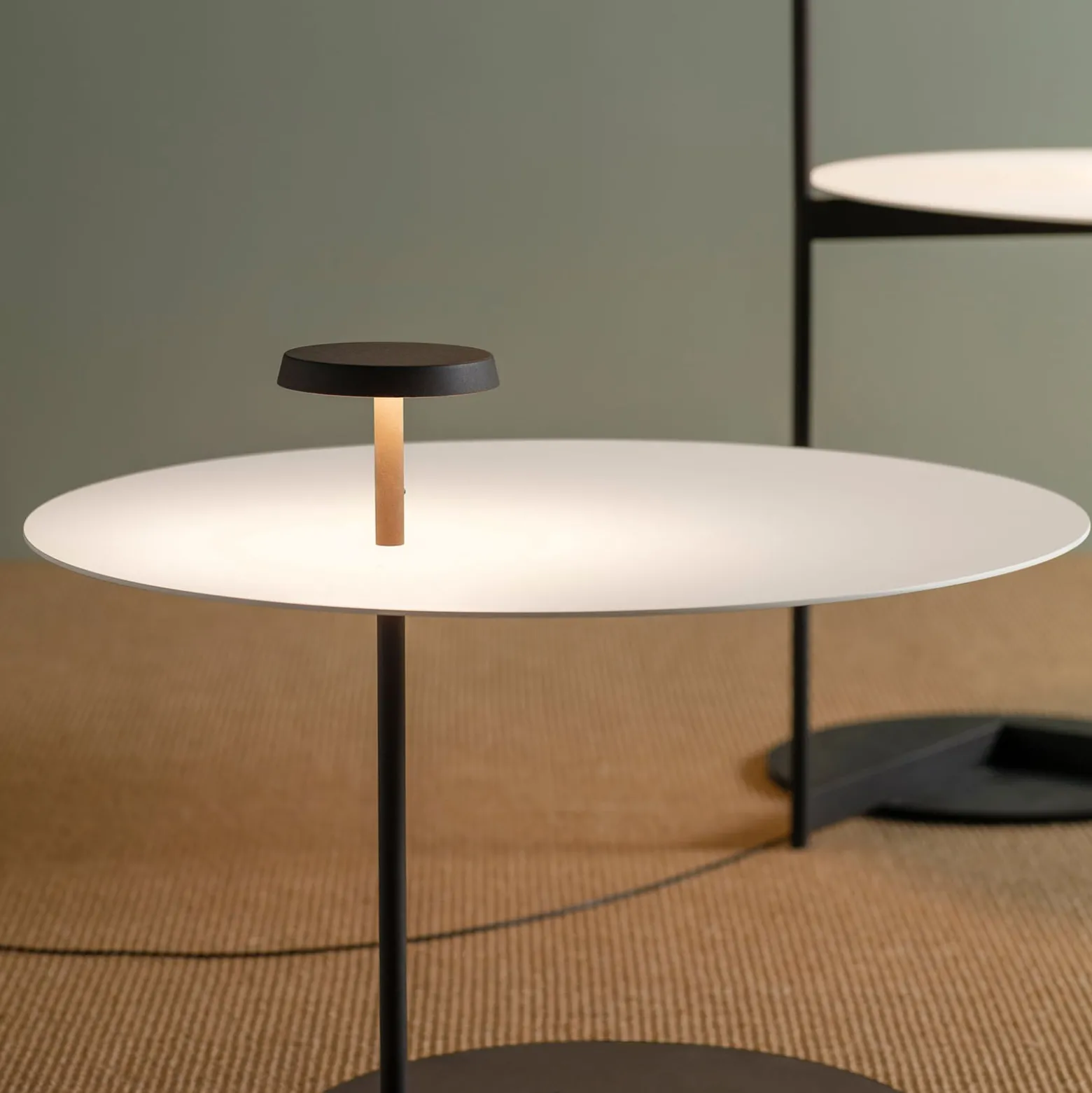 Vibia Flat LED-Bodenlampe 43 cm weiß, dimmbar