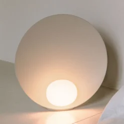 Vibia LED-Tischleuchte Musa 7400, beige, Ø 26 cm, stehend