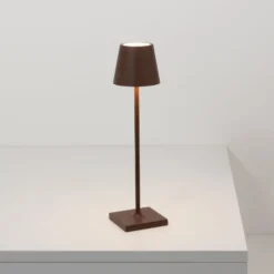 Zafferano LED-Akku-Tischlampe Poldina micro, rostbraun, IP65