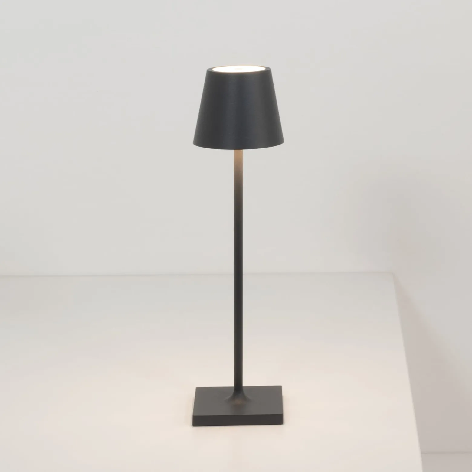 Zafferano Poldina micro Akkulampe, IP65 schwarz