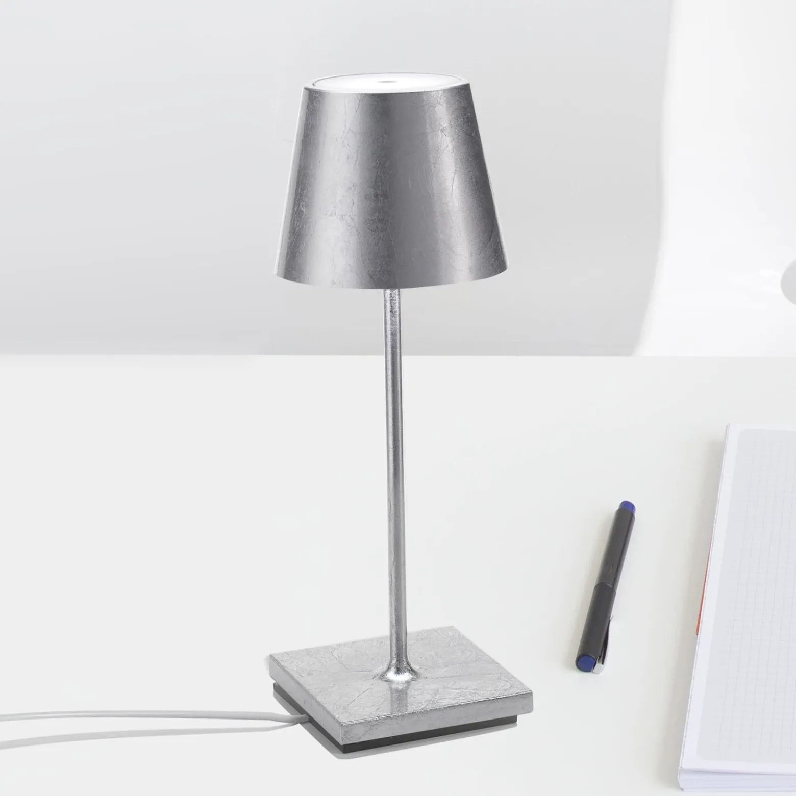 Zafferano Poldina mini Akkulampe innen silber