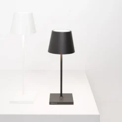 Zafferano Poldina mini Akku-Tischlampe IP65 grau