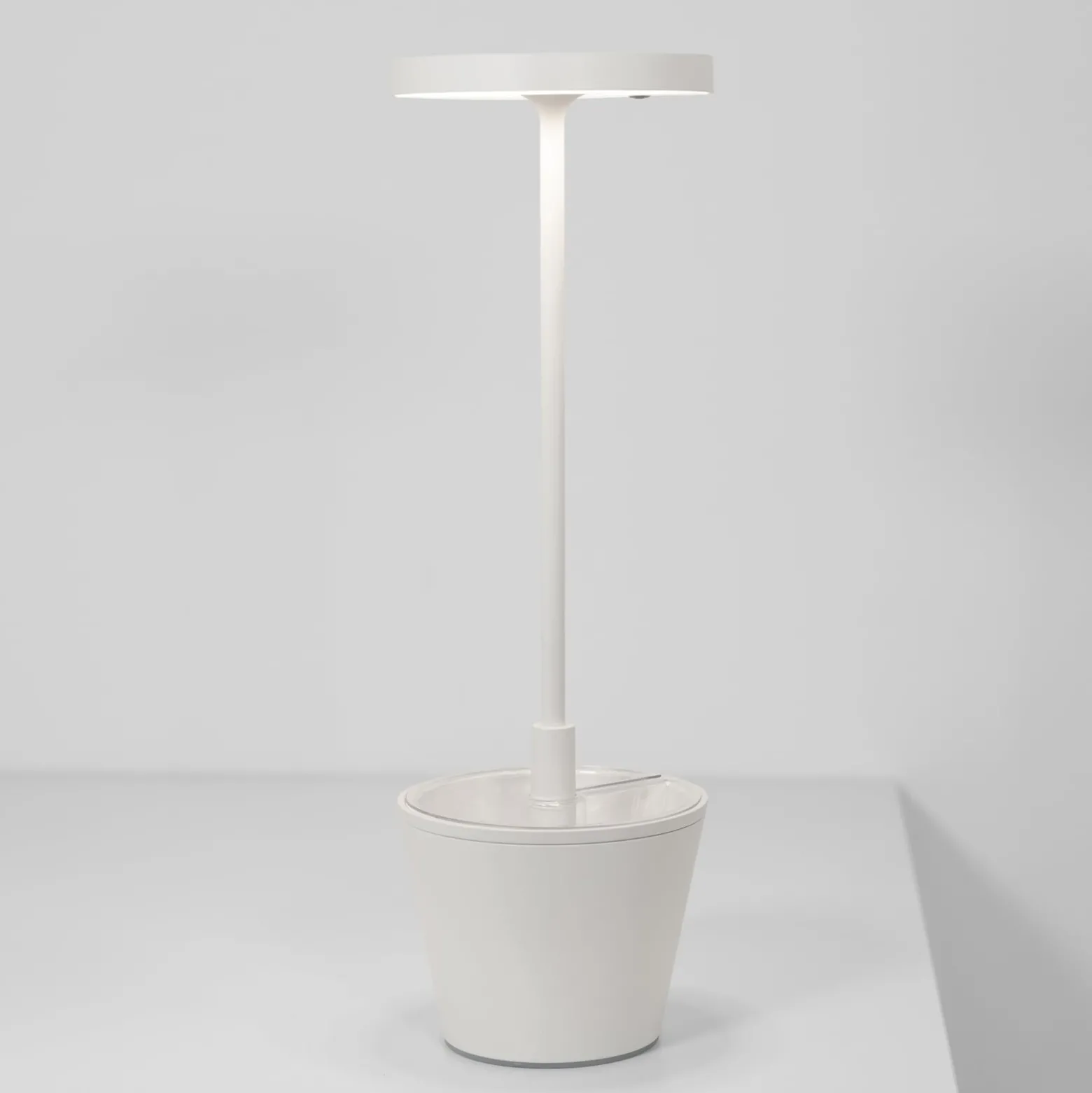 Zafferano Poldina Reverso Akku-Tischlampe weiß
